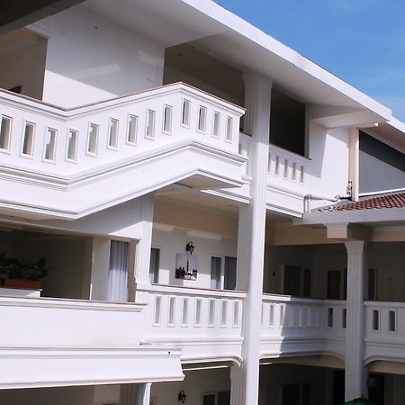 Ramayana Hotel Makassar Extérieur photo